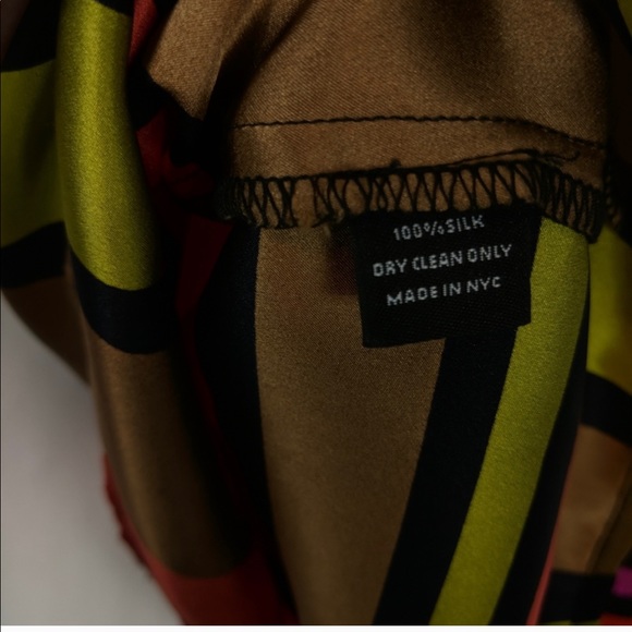 100% Silk blouse - Picture 3 of 4